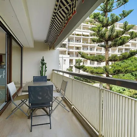 Gallia 2 Bedrooms *